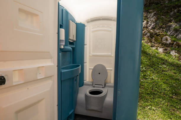 Best Portable toilet rental cost  in Tokeneke, CT